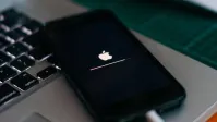 iPhone'unuz Sürekli Kapanıyor mu? Nedenleri ve Çözümleri